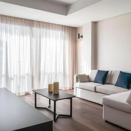 Limehome Defensores De Chaves מלון דירות 3*