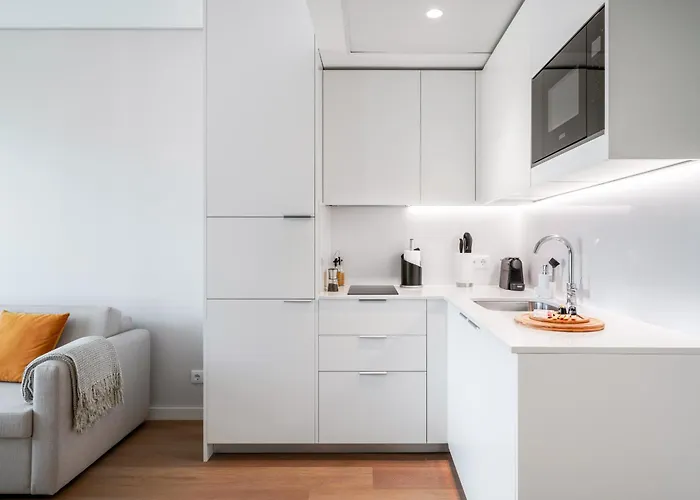 Limehome Defensores De Chaves