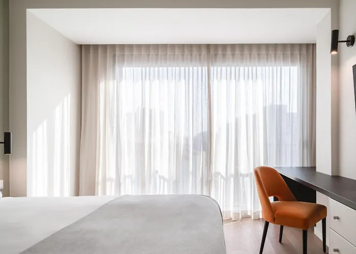 Limehome Defensores De Chaves