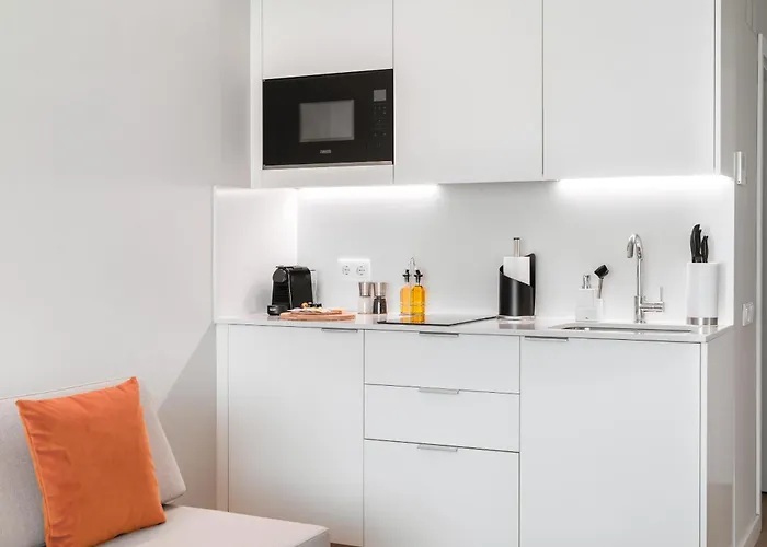 Limehome Defensores De Chaves 3*