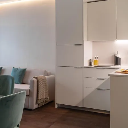 Limehome Defensores De Chaves Lisbon