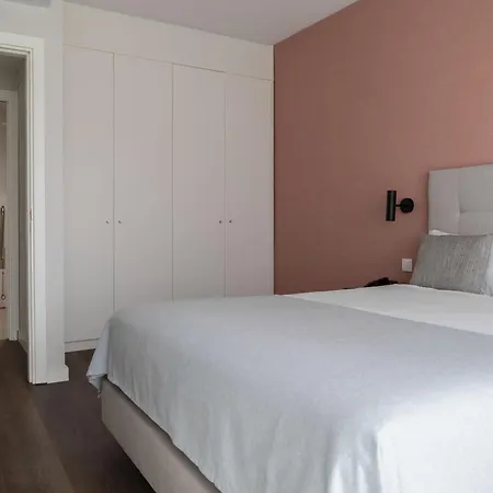 Apartment Limehome Defensores De Chaves *