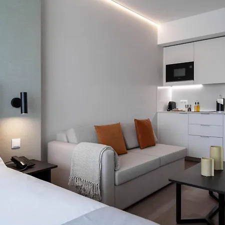 Apartment Limehome Defensores De Chaves *