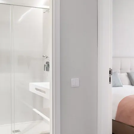 Limehome Campo Pequeno Aparthotel 3*