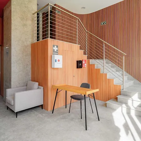 Limehome Defensores De Chaves Lisboa